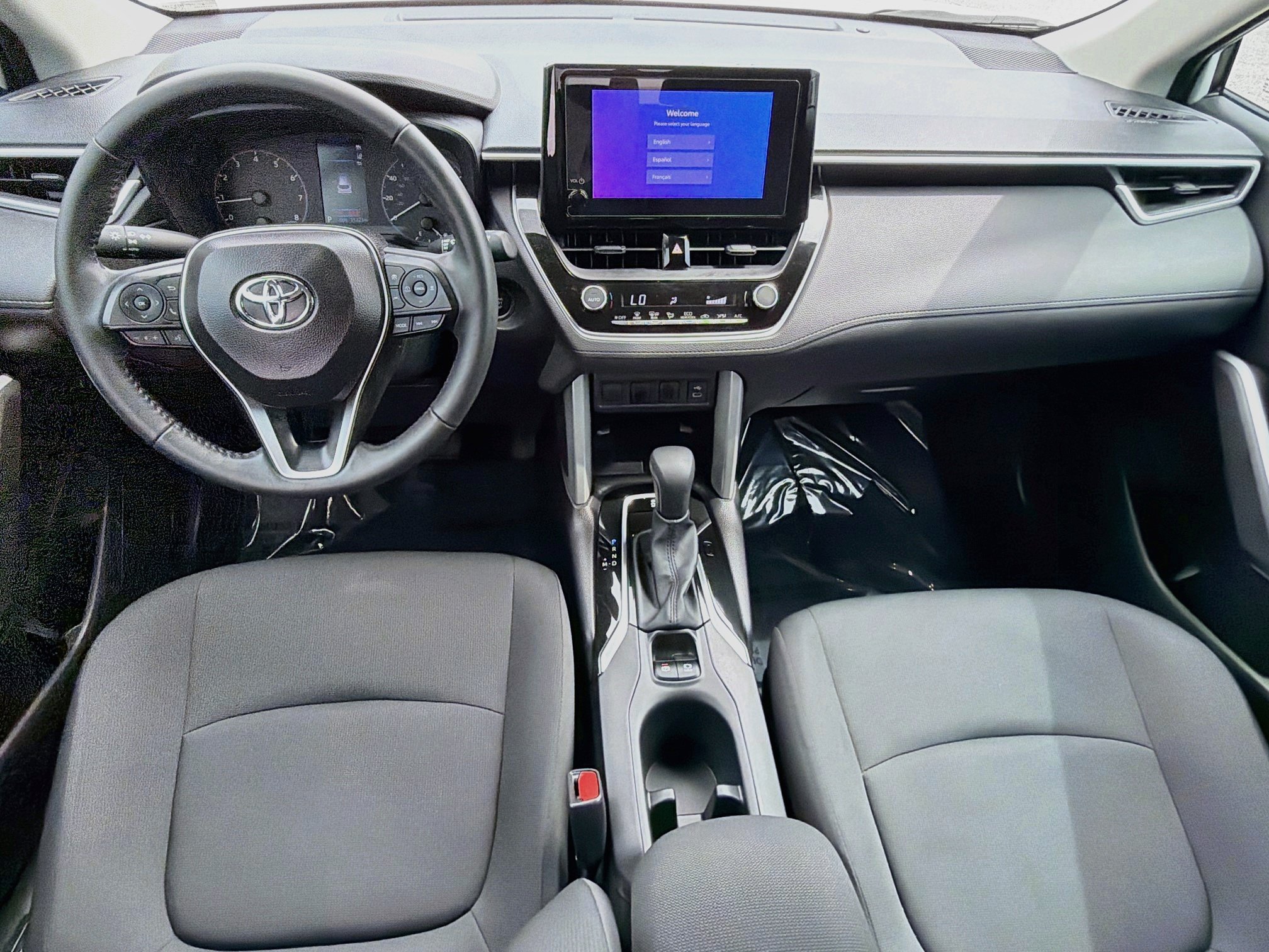 Used 2025 Toyota Corolla Cross LE FWD image 15