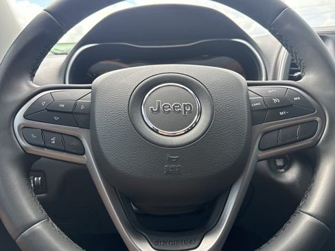 Used 2020 Jeep Cherokee Latitude Plus FWD image 18