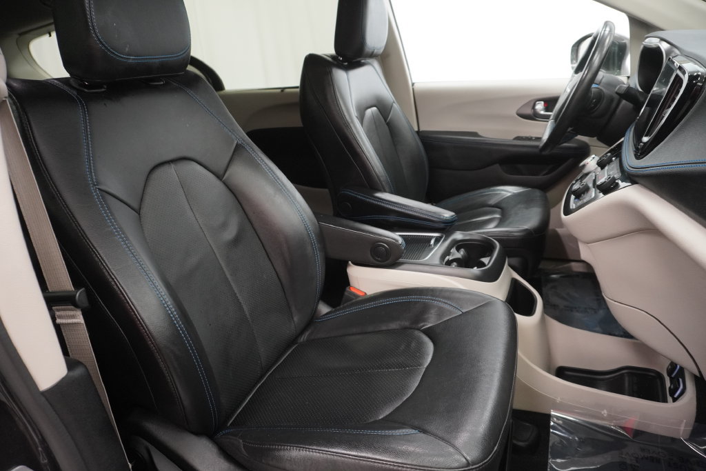 Certified 2021 Chrysler Pacifica Touring-L FWD image 38