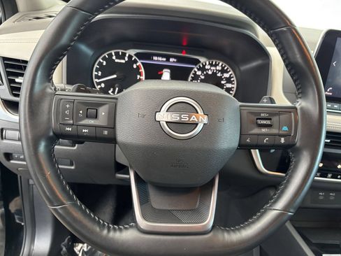 Used 2025 Nissan Rogue SV FWD image 28