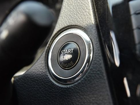 Used 2020 Nissan Rogue SV FWD image 18