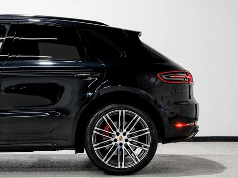 Used 2017 Porsche Macan Turbo image 11