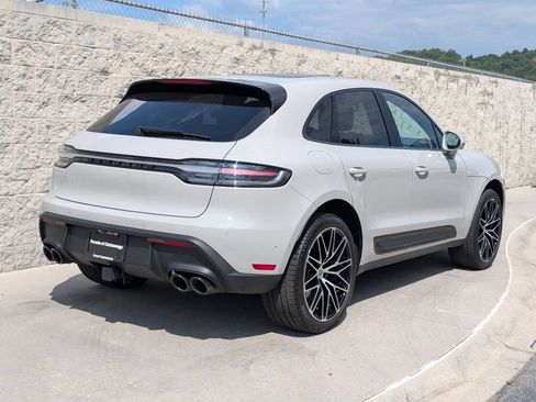 Certified 2026 Porsche Macan AWD/4WD image 7