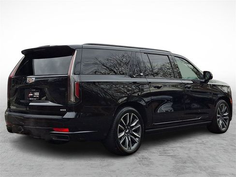 Used 2022 Cadillac Escalade ESV Sport w/ Touring Package image 4