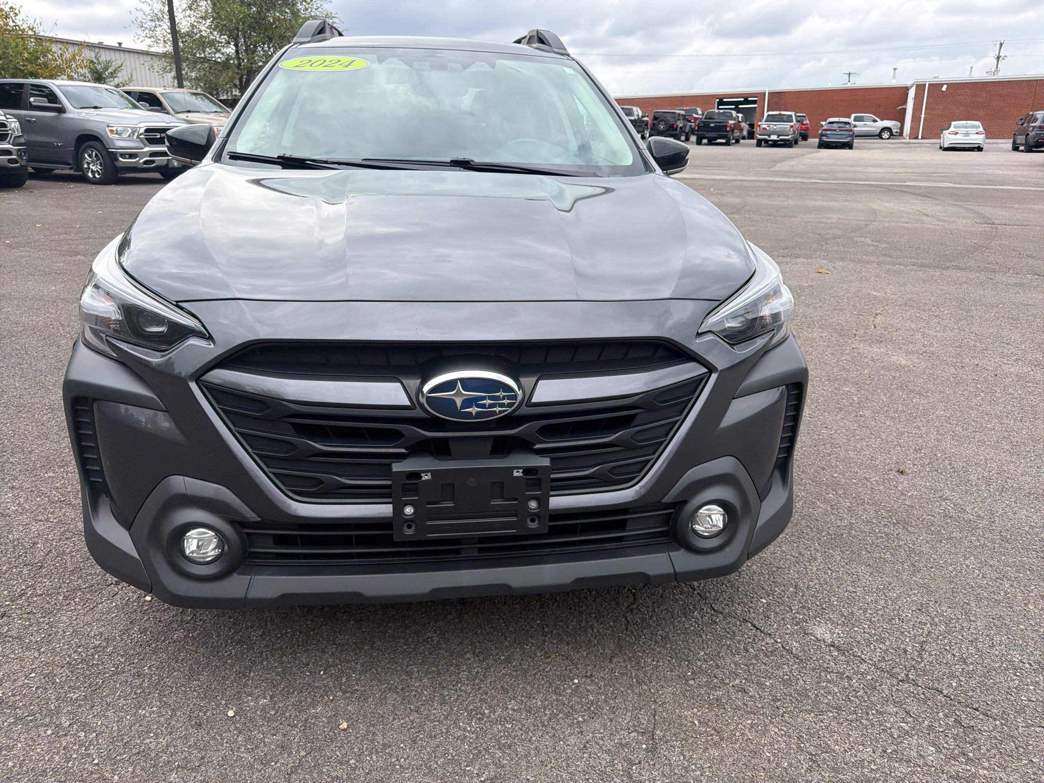 Used 2024 Subaru Outback Premium AWD/4WD image 2