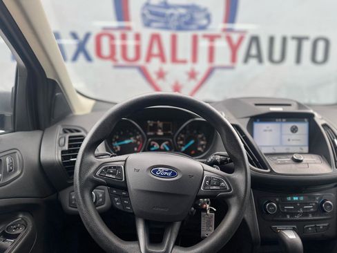 Used 2017 Ford Escape SE w/ Equipment Group 201A FWD image 37
