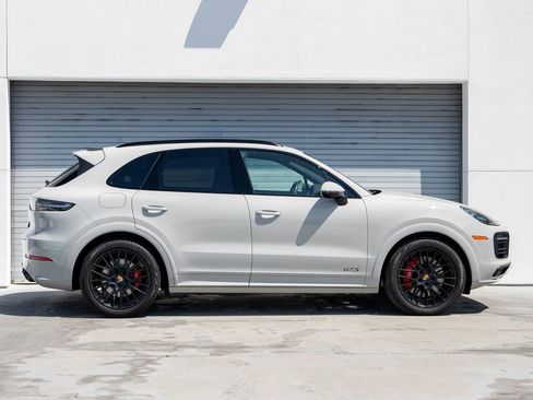 Certified 2023 Porsche Cayenne GTS AWD/4WD image 8