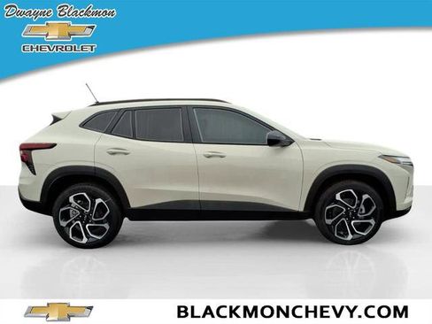 New 2026 Chevrolet Trax RS w/ Sunroof Package image 2