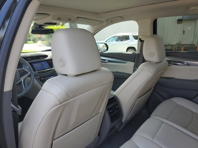 Used 2021 Cadillac XT5 Premium Luxury w/ LPO, Premium Carpet Package FWD image 16