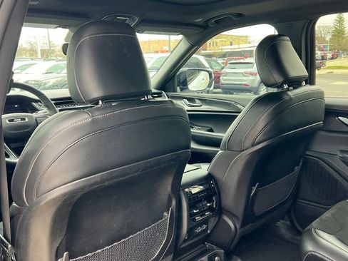 Used 2023 Jeep Grand Cherokee L Laredo image 36