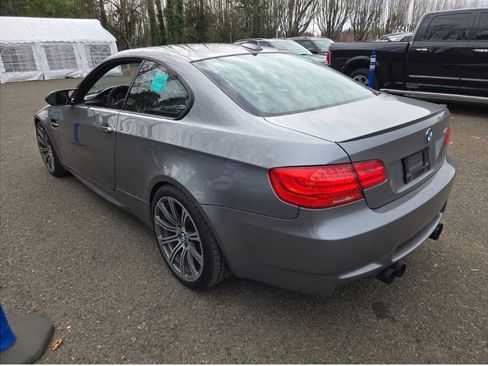 Used 2011 BMW M3 Coupe w/ Convenience Pkg image 2