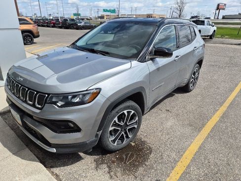 Used 2022 Jeep Compass Limited AWD/4WD image 4