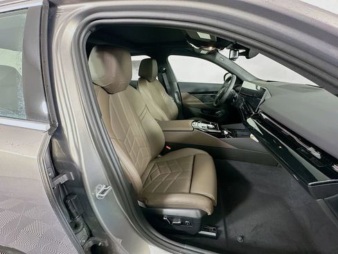 New 2026 BMW 530i xDrive image 36