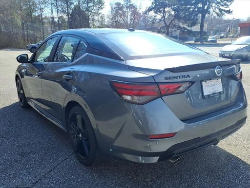 Used 2022 Nissan Sentra SR w/ Midnight Edition image 4