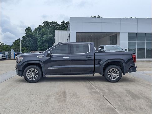 Used 2024 GMC Sierra 1500 Denali w/ Technology Package AWD/4WD image 9