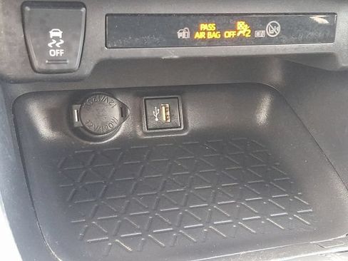 Used 2025 Toyota RAV4 LE AWD/4WD image 15