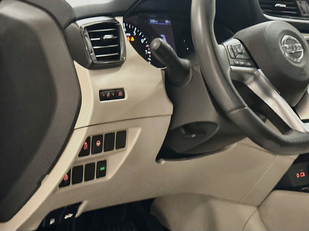 Used 2019 Nissan Rogue Sport SL FWD image 10