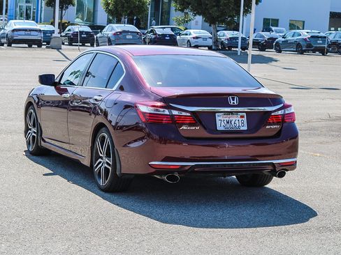 Used 2016 Honda Accord Sport image 9