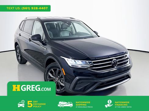 Used 2022 Volkswagen Tiguan SE FWD image 1