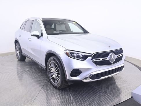 Used 2026 Mercedes-Benz GLC 300 4MATIC image 9