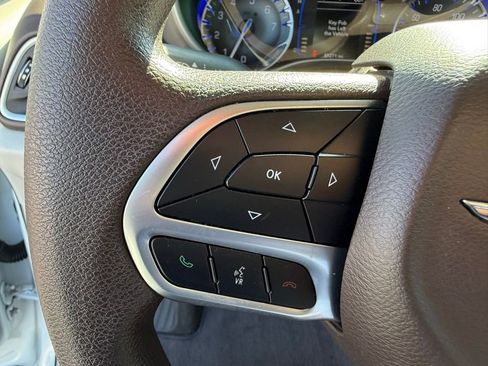 Used 2018 Chrysler Pacifica Touring Plus w/ Tire & Wheel Group image 25