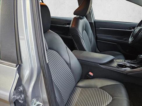 Used 2024 Toyota Camry SE image 22