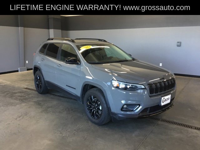Used 2023 Jeep Cherokee Altitude Lux AWD/4WD image 2