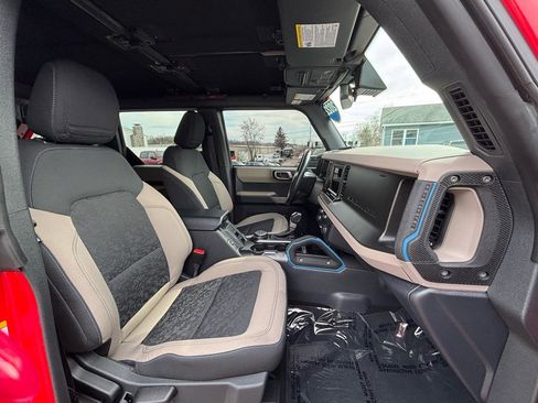 Used 2022 Ford Bronco Wildtrak image 18