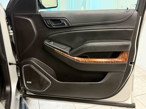 Used 2016 Chevrolet Suburban LTZ image 26