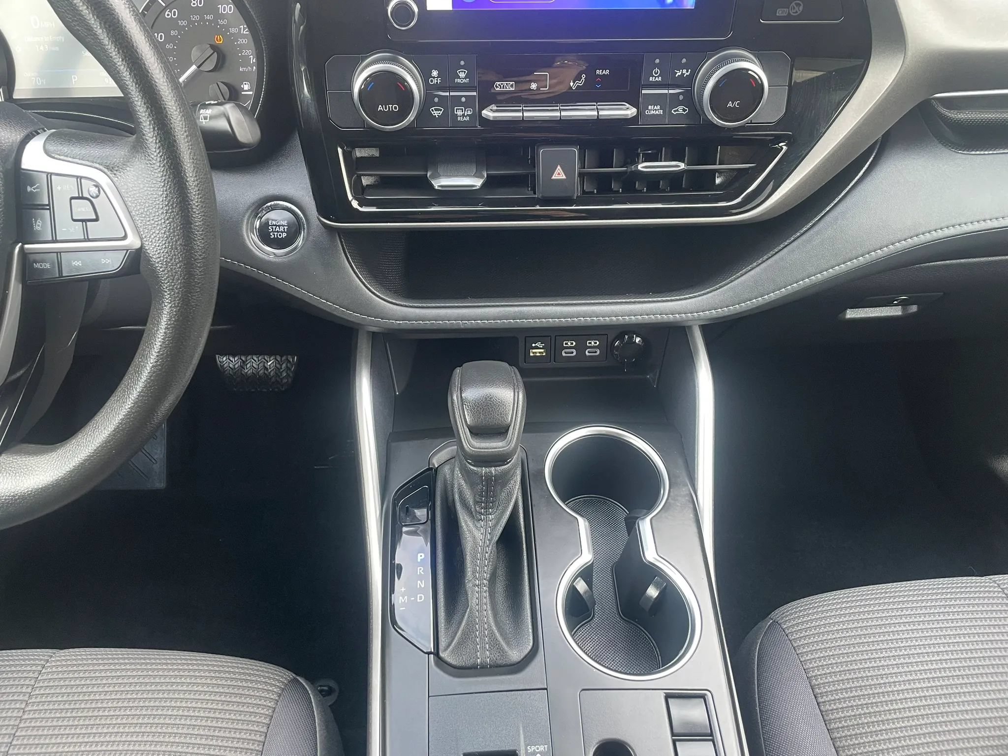 Used 2023 Toyota Highlander L FWD image 14