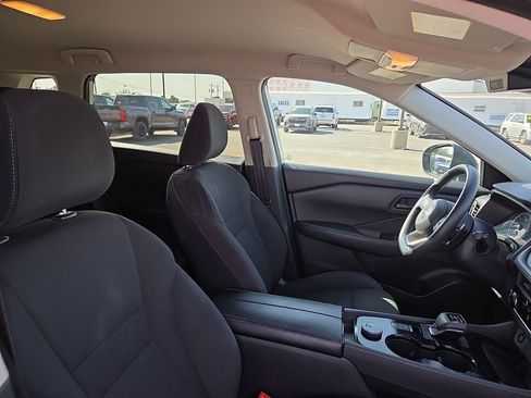 Used 2024 Nissan Rogue S AWD/4WD image 14