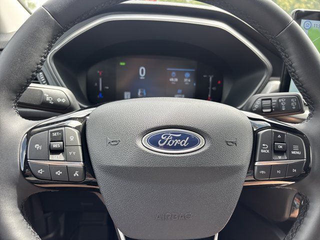Used 2025 Ford Escape SE w/ Class II Trailer Tow Package FWD image 26