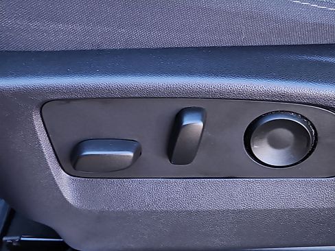 Certified 2023 Chevrolet Silverado 1500 LT image 25