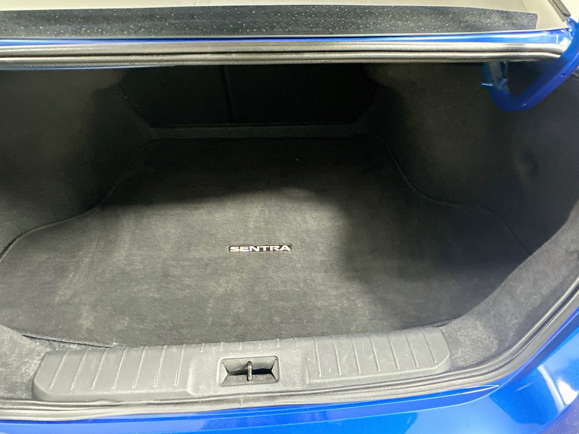 Used 2025 Nissan Sentra SV FWD image 27