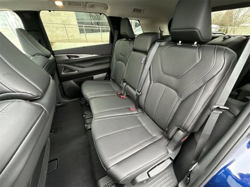 New 2026 INFINITI QX60 Luxe image 13