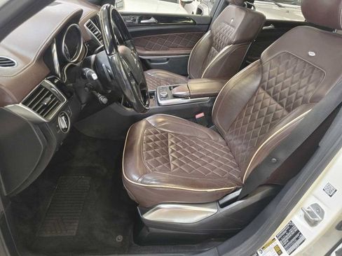 Used 2015 Mercedes-Benz GL 550 GL 550 4MATIC image 6