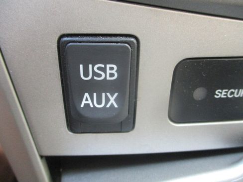 Used 2013 Toyota Corolla LE FWD image 35