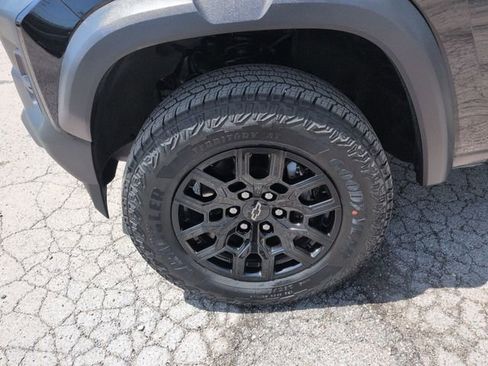 Used 2025 Chevrolet Colorado Trail Boss AWD/4WD image 34