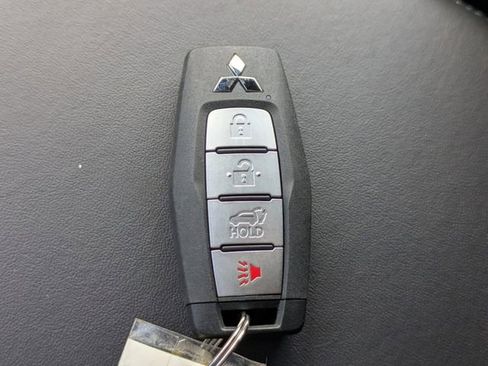 Used 2022 Mitsubishi Outlander SEL Black Edition image 32