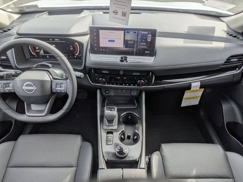 New 2025 Nissan Rogue SL w/ Tech Package AWD/4WD image 36