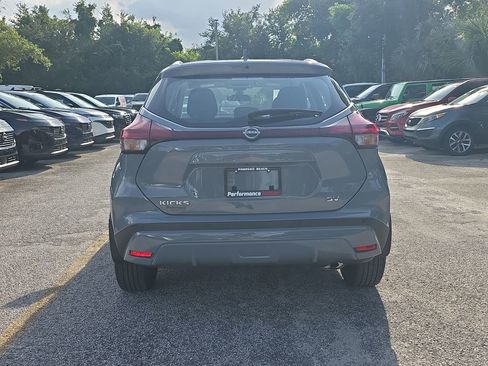 Certified 2023 Nissan Kicks SV FWD image 8