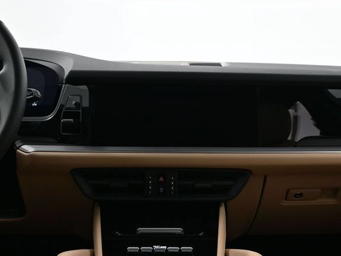 Certified 2026 Porsche Cayenne AWD/4WD image 11