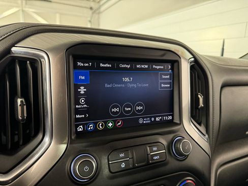 Used 2022 Chevrolet Silverado 2500 LT w/ Midnight Edition image 23