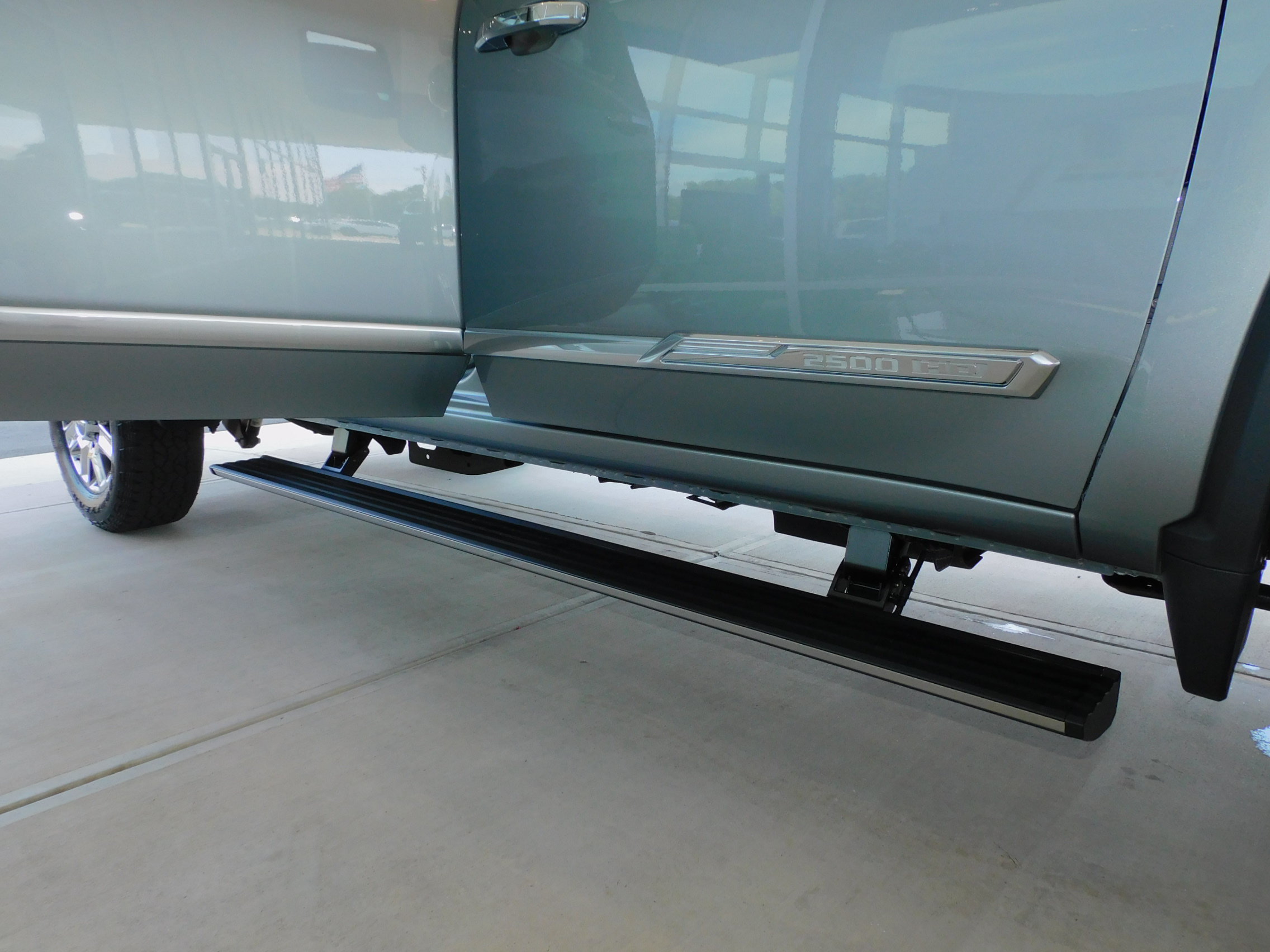 New 2026 Chevrolet Silverado 2500 High Country w/ High Country Premium Package AWD/4WD image 18