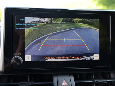 Used 2025 Toyota RAV4 LE image 27