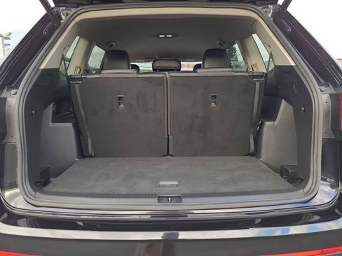 Used 2024 Volkswagen Atlas SE image 27