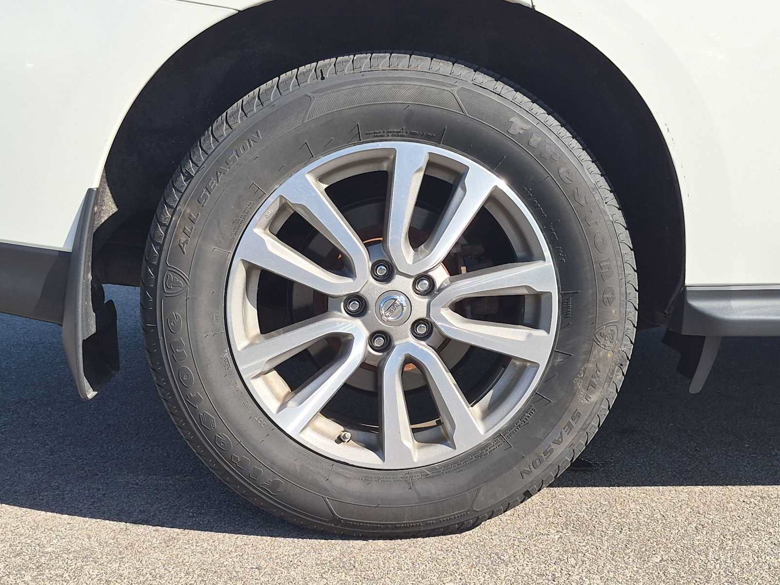 Used 2016 Nissan Pathfinder SV AWD/4WD image 13