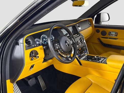 Used 2020 Rolls-Royce Cullinan image 14