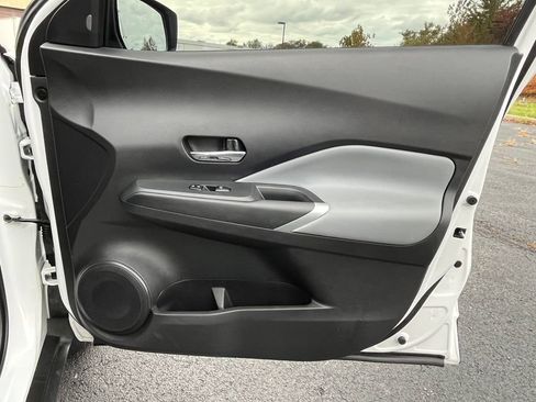 Used 2024 Nissan Kicks SR w/ SR Premium Package FWD image 21
