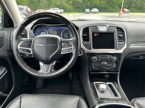 Used 2019 Chrysler 300 Limited w/ Safetytec Plus Group image 14